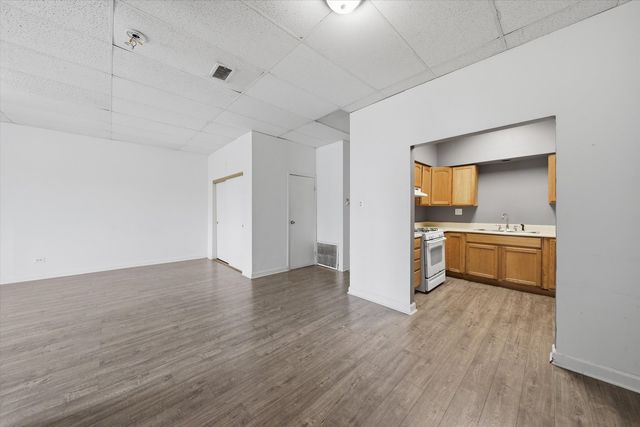 3926 W Columbus Avenue 3926, Chicago, IL 60652