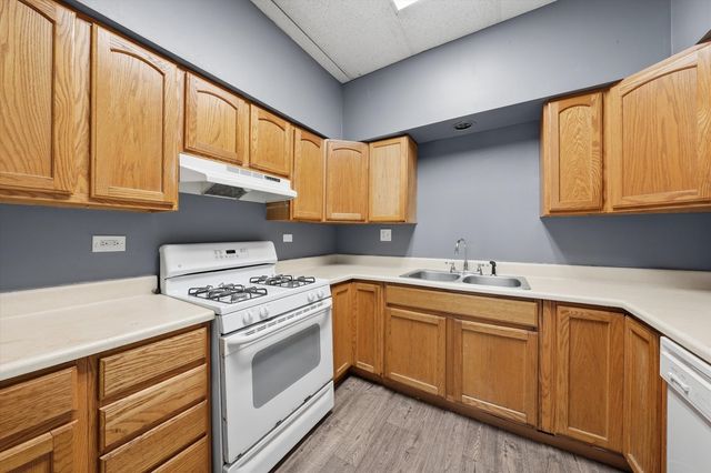 3926 W Columbus Avenue 3926, Chicago, IL 60652