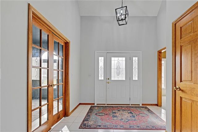 1480 E Sleepy Hollow Drive, Olathe, KS 66062