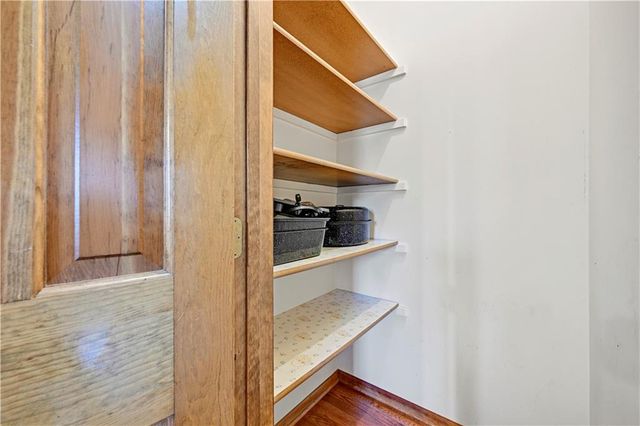 1480 E Sleepy Hollow Drive, Olathe, KS 66062