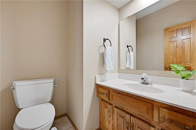 1480 E Sleepy Hollow Drive, Olathe, KS 66062