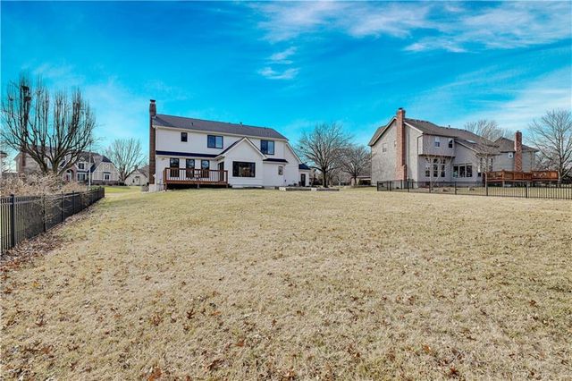 1480 E Sleepy Hollow Drive, Olathe, KS 66062