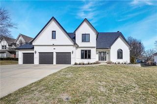 1480 E Sleepy Hollow Drive, Olathe, KS 66062