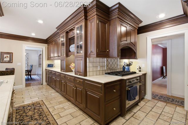 485 Westwood Drive, Bloomfield Hills, MI 48301