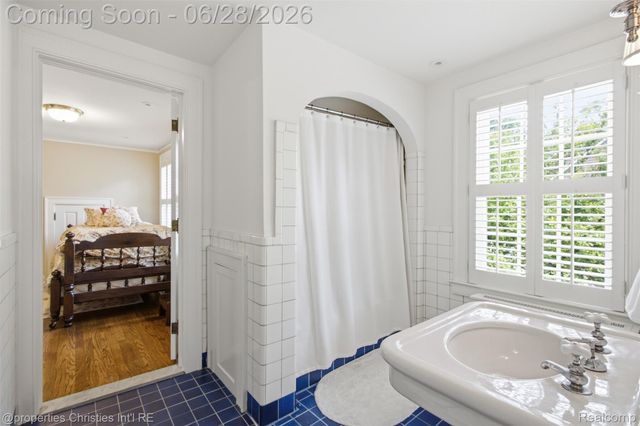 485 Westwood Drive, Bloomfield Hills, MI 48301