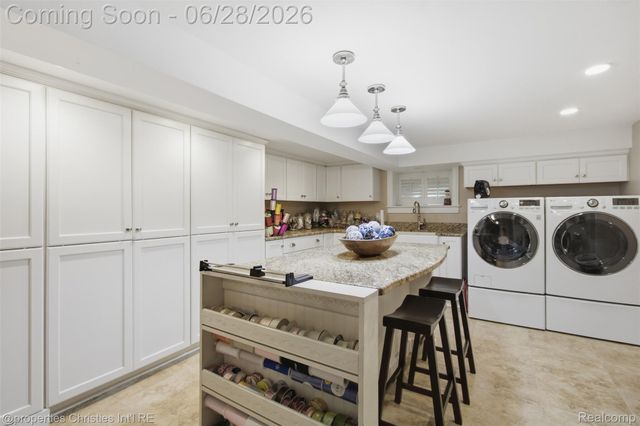 485 Westwood Drive, Bloomfield Hills, MI 48301