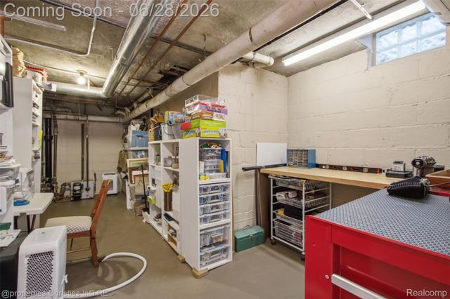 485 Westwood Drive, Bloomfield Hills, MI 48301
