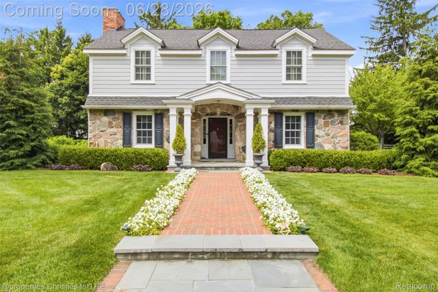 485 Westwood Drive, Bloomfield Hills, MI 48301