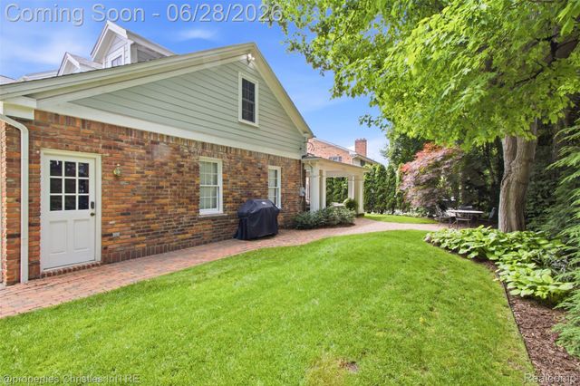485 Westwood Drive, Bloomfield Hills, MI 48301