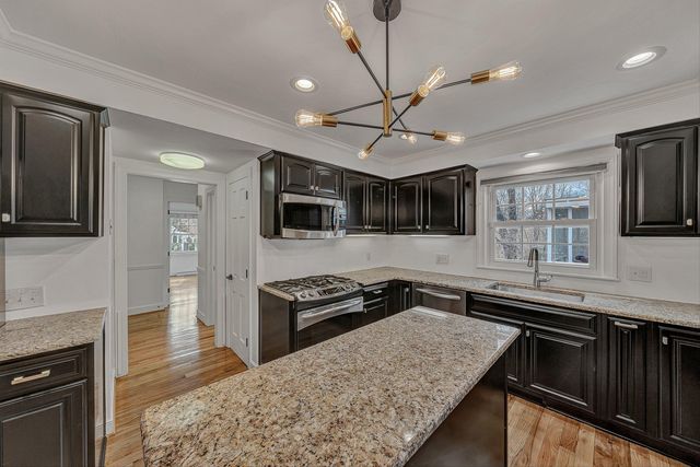 3725 Dogwood LN, Roanoke, VA 24015