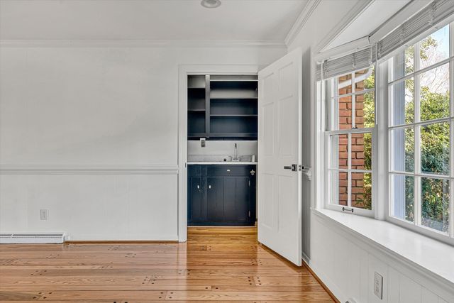 3725 Dogwood LN, Roanoke, VA 24015