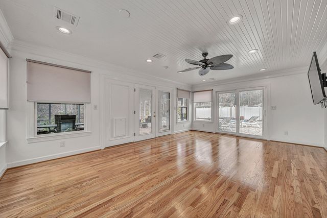 3725 Dogwood LN, Roanoke, VA 24015