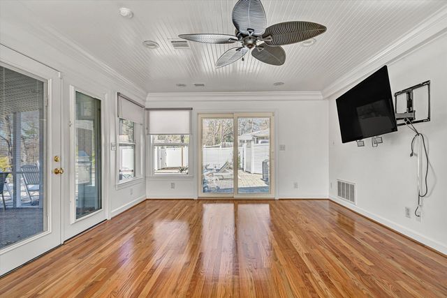 3725 Dogwood LN, Roanoke, VA 24015