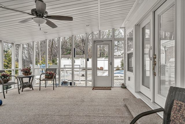 3725 Dogwood LN, Roanoke, VA 24015