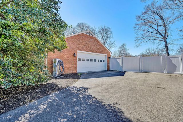 3725 Dogwood LN, Roanoke, VA 24015