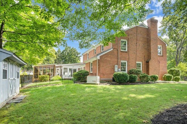 3725 Dogwood LN, Roanoke, VA 24015