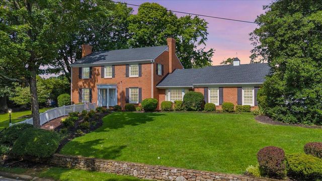 3725 Dogwood LN, Roanoke, VA 24015