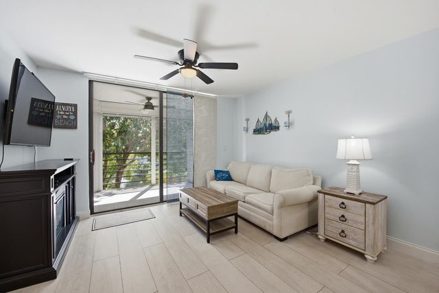 3138 Via Poinciana 306, Lake Worth, FL 33467