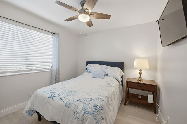 3138 Via Poinciana 306, Lake Worth, FL 33467