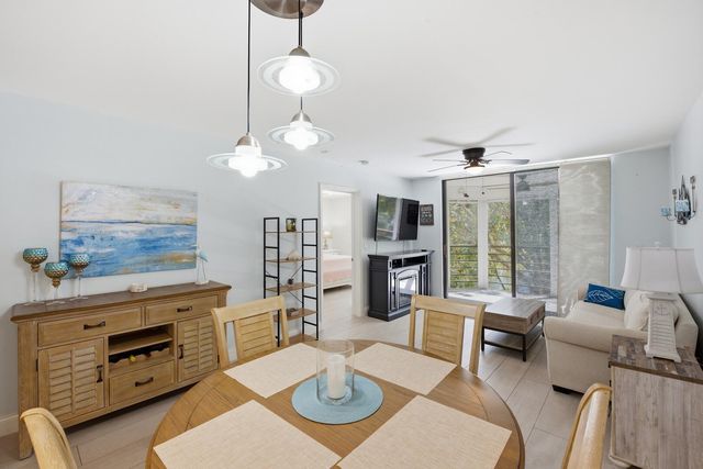 3138 Via Poinciana 306, Lake Worth, FL 33467