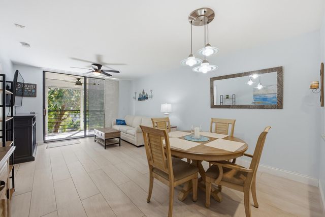 3138 Via Poinciana 306, Lake Worth, FL 33467