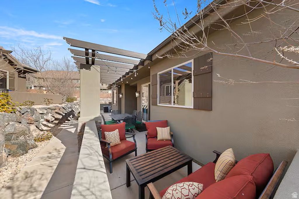 Image 5 of property listing at 4177 E CORAL DR, Washington, UT 84780