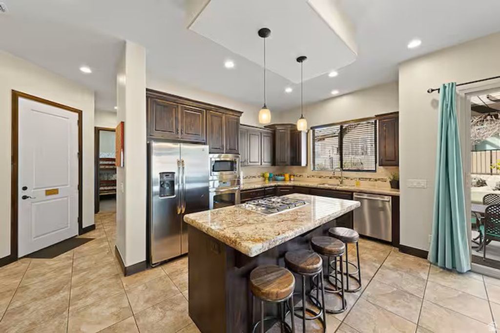 Image 7 of property listing at 4177 E CORAL DR, Washington, UT 84780