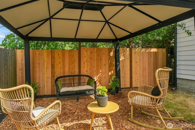 2353 Federal Avenue E, Seattle, WA 98102