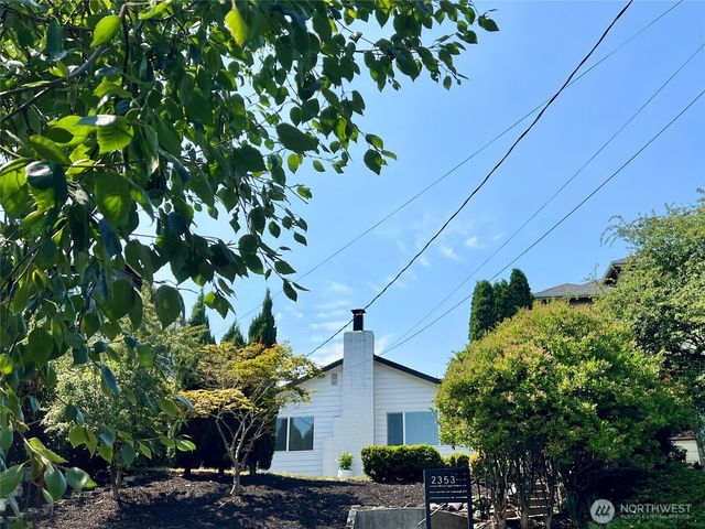 2353 Federal Avenue E, Seattle, WA 98102