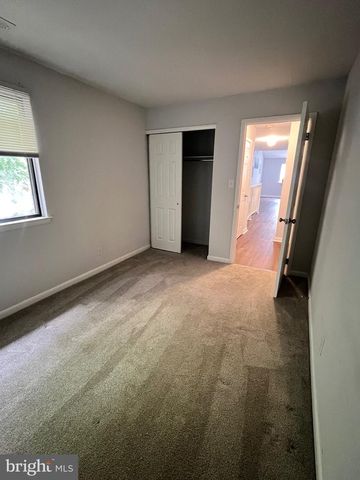 802-B CYPRESS POINT CIR, Mount Laurel, NJ 08054