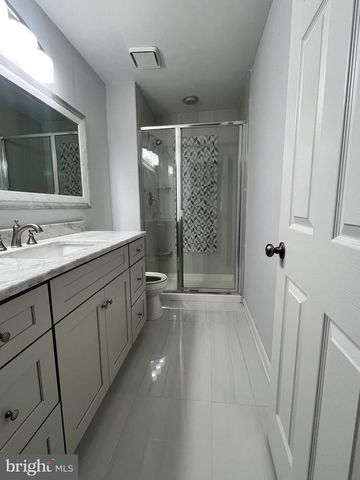 802-B CYPRESS POINT CIR, Mount Laurel, NJ 08054