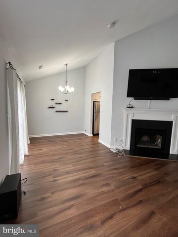 802-B CYPRESS POINT CIR, Mount Laurel, NJ 08054