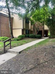 802-B CYPRESS POINT CIR, Mount Laurel, NJ 08054