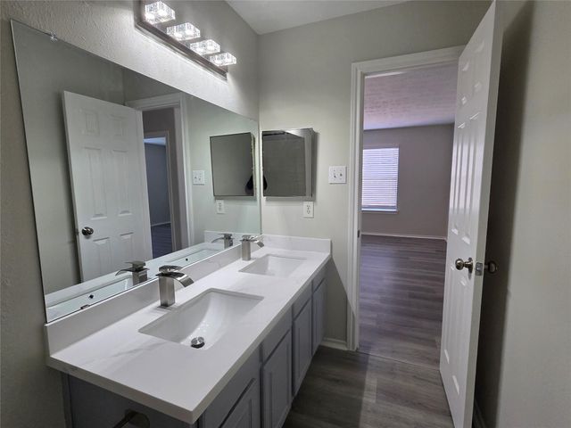 6915 Great Oaks Shadow Drive, Houston, TX 77083