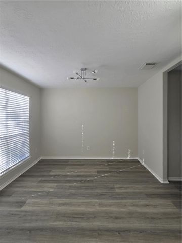 6915 Great Oaks Shadow Drive, Houston, TX 77083