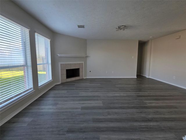 6915 Great Oaks Shadow Drive, Houston, TX 77083