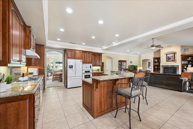 13700 Blackwood Way, Auburn, CA 95602