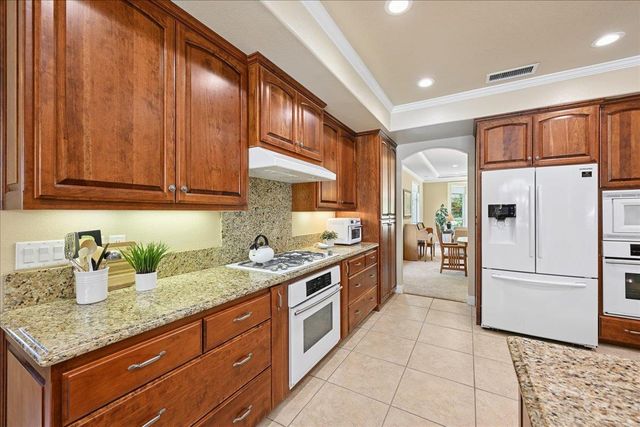 13700 Blackwood Way, Auburn, CA 95602