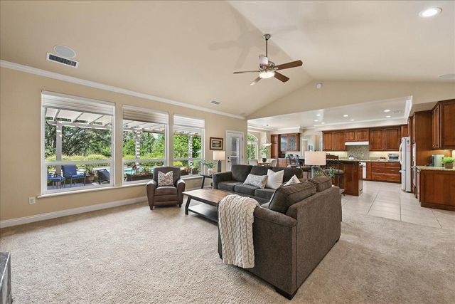 13700 Blackwood Way, Auburn, CA 95602