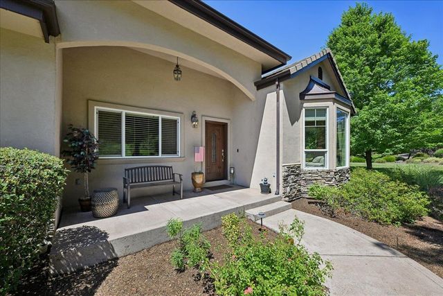 13700 Blackwood Way, Auburn, CA 95602