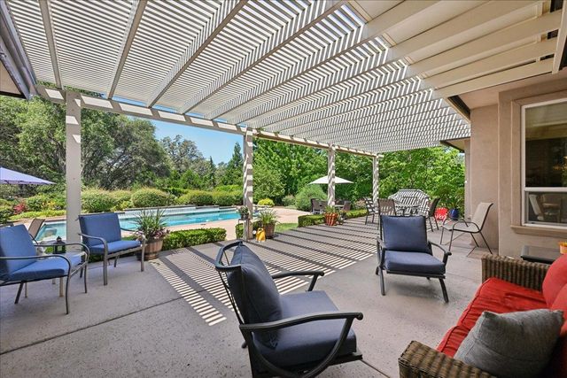 13700 Blackwood Way, Auburn, CA 95602
