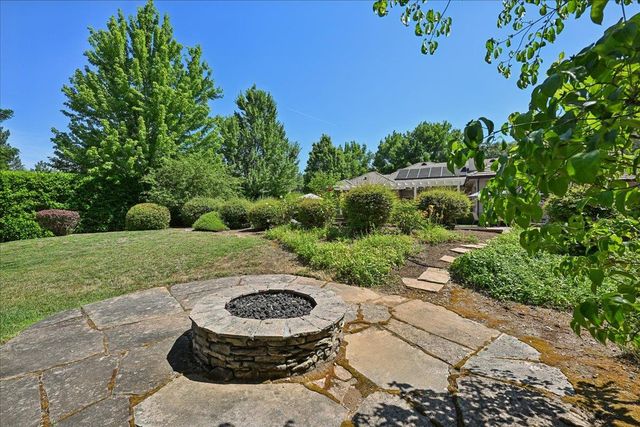 13700 Blackwood Way, Auburn, CA 95602