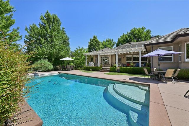 13700 Blackwood Way, Auburn, CA 95602
