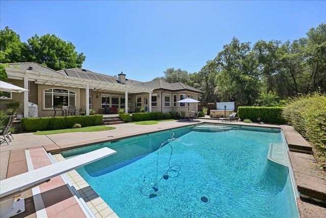 13700 Blackwood Way, Auburn, CA 95602