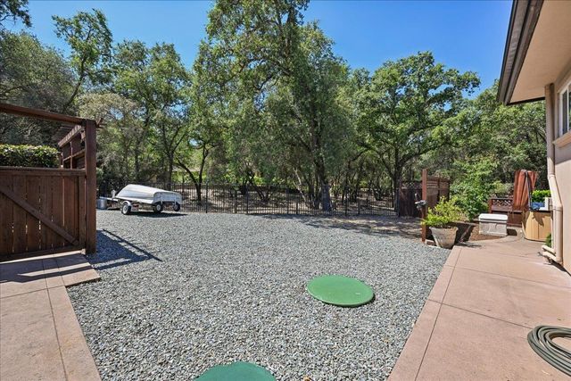 13700 Blackwood Way, Auburn, CA 95602