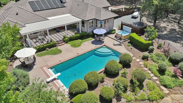 13700 Blackwood Way, Auburn, CA 95602