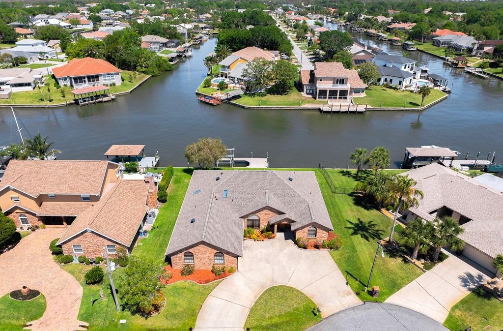 53 COTTONWOOD COURT, Palm Coast, FL 32137