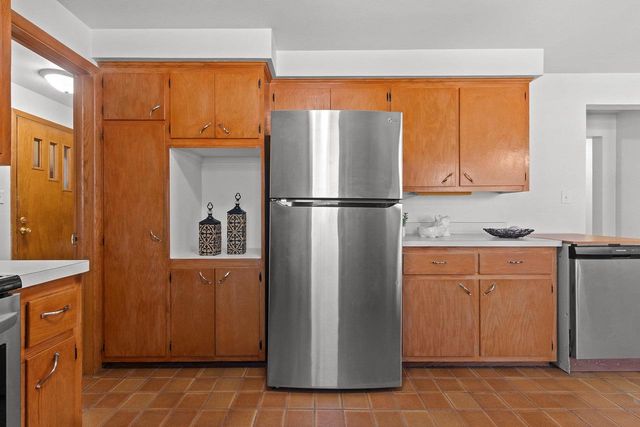 1235 W FRANCES STREET, Appleton, WI 54914