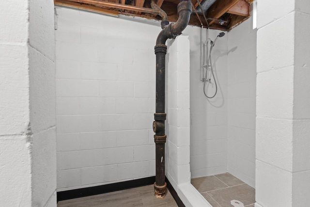 1235 W FRANCES STREET, Appleton, WI 54914