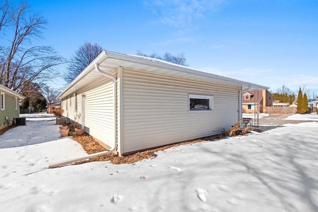 1235 W FRANCES STREET, Appleton, WI 54914